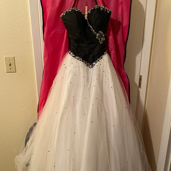 Prom Dress - Picture 3 of 4